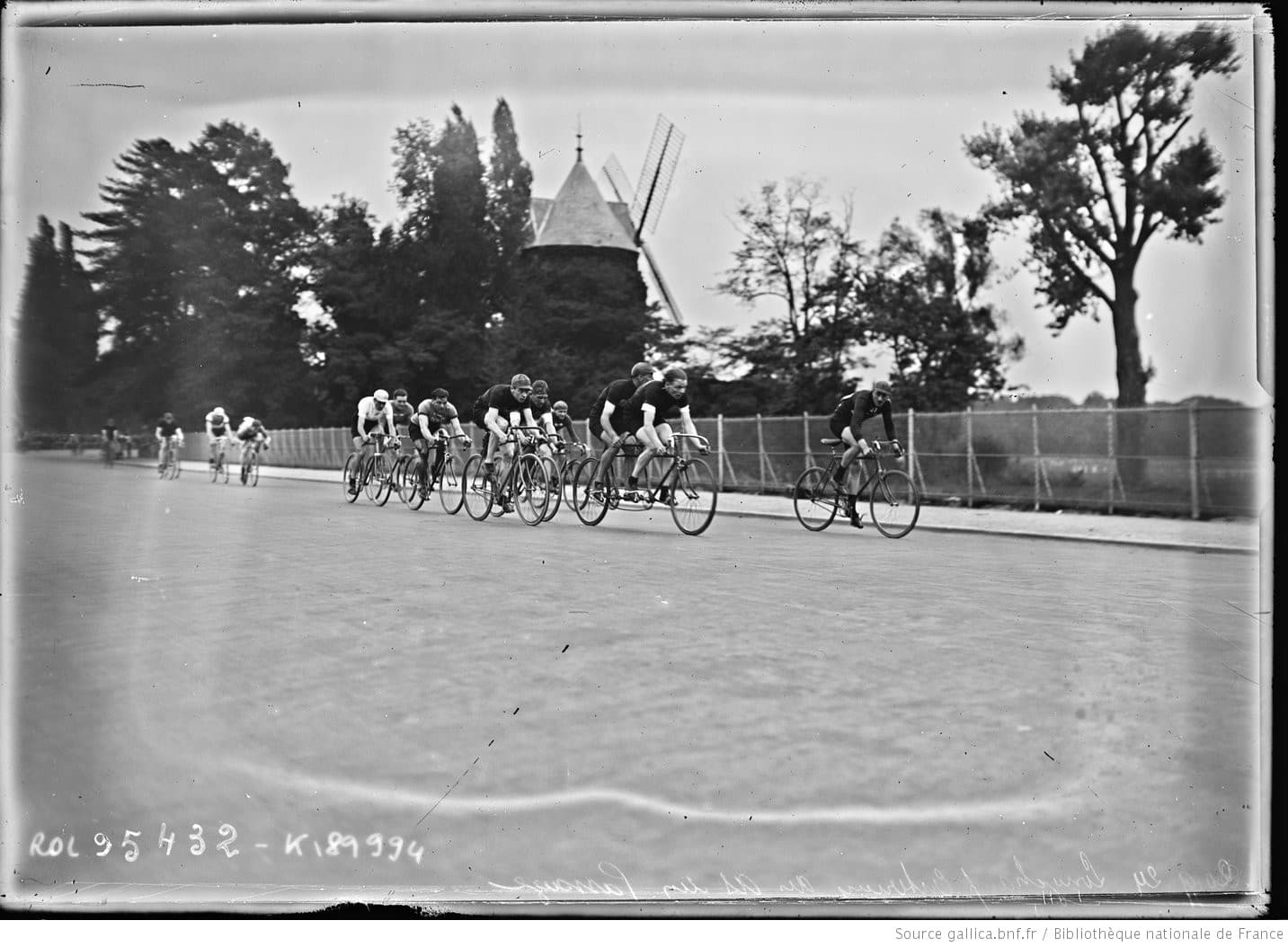 1924-Le-critérium-des-As-Agence-Rol-via-Gallica.JPEG